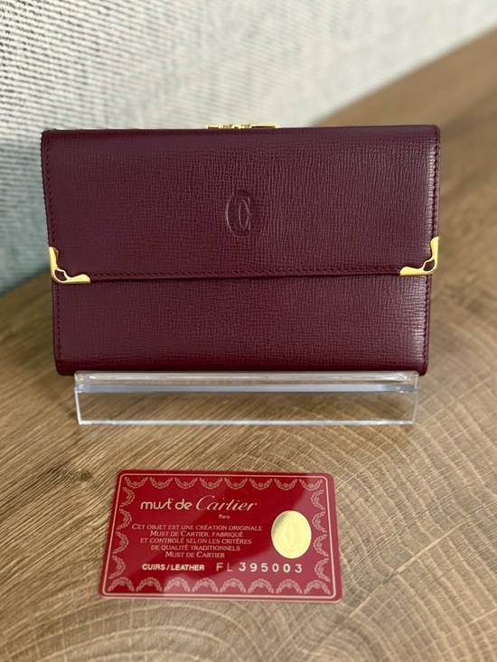 Cartier Handbags - EUC Vintage Cartier Must de Cartier Bordeaux Leather Trifold Kiss-Lock Wallet